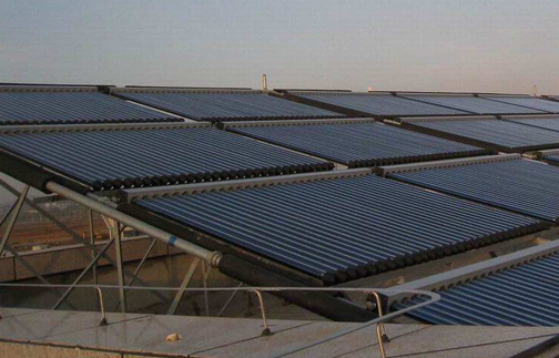 太阳能热水工程由哪些部件构成.png